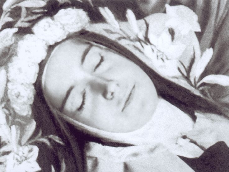 -st-therese-of-lisieux-incorruptible-saints
